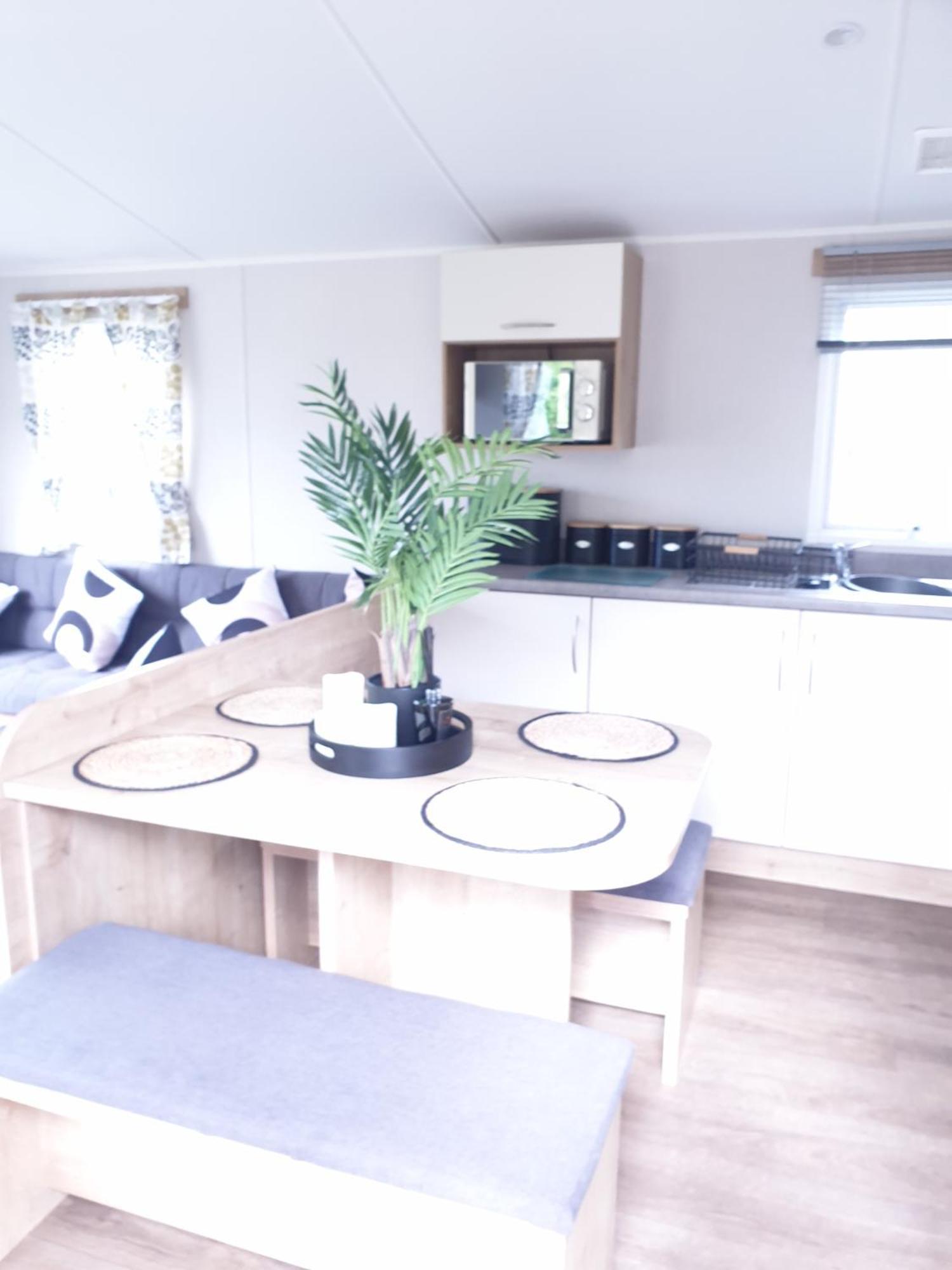 16 Anglers Acre Luxury Hot Tub Break Tattershall Lakes Eksteriør billede